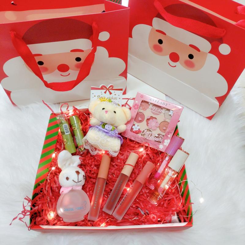 Trọn bộ quà tặng bạn gái người bạn yêu thương gồm 7 cây son phấn mắt nước hoa thiệp gấu bông đèn trang trí hộp quà túi quà và phụ kiên trang trí