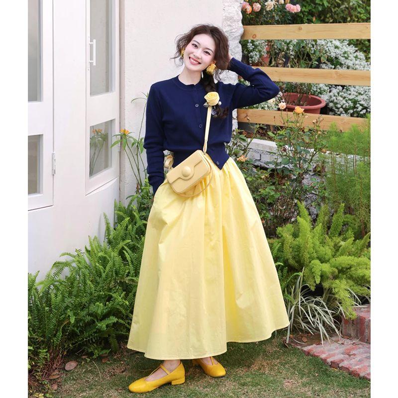 Product Introduction of Bộ Đồ Hai Mảnh Cho Nữ, Trang Phục Mùa Xuân Và Mùa Thu, Phong Cách Cô Gái Hàn Quốc, Trẻ Trung Và Nhẹ Nhàng, Ôm Vừa Vặn, Áo Cardigan Dệt Kim Ngắn, Váy Cạp Cao Women Top Nút Cỡ nhỏ Skirts 2