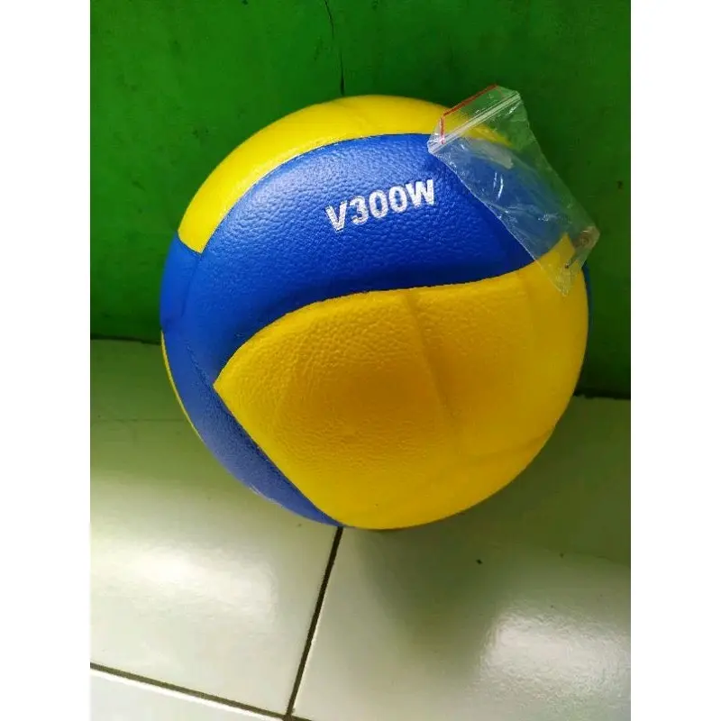 Bola voli mikasa V300W,Bintik Bola voli/voli size 5.Bola voli mikasa murah berkualitas 0