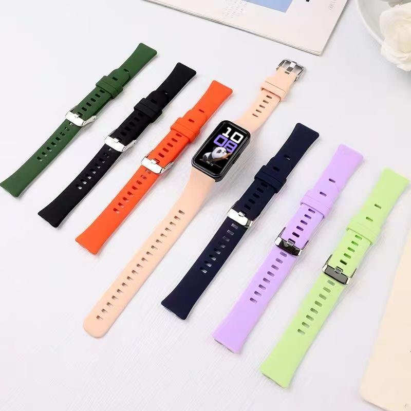 Tali Jam Tangan Metal Buckle Soft Silicone Strap for Huawei Band 10 / Huawei Band 9 / Huawei Band 8 Replacement Wristband Adjustable Bracelet Belt Sport Rubber Band Accessories for Smartwatch Huawei Band 9 8 10 NFC Tali Jam Tangan Metal Buckle Soft Silicone Strap for Huawei Band 10 / Huawei Band 9 / Huawei Band 8 Replacement Wristband Adjustable Bracelet Belt Sport Rubber Band Accessories for Smartwatch Huawei Band 9 8 10 NFC