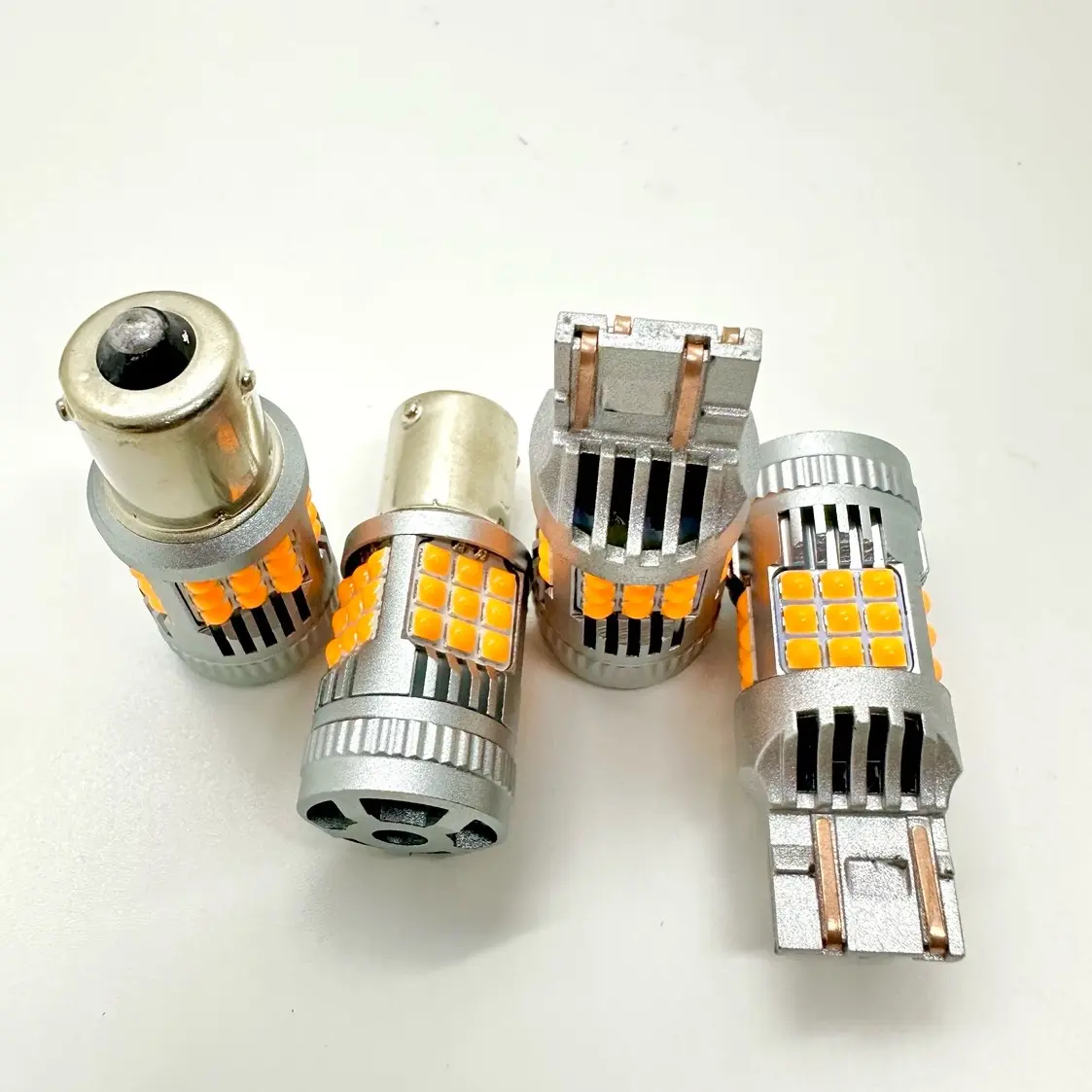 ไฟเลี้ยวช้า 36 ชิพ มีพัดลมระบายความร้อน 12v