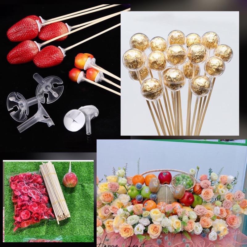  100 đế nhựa cắm trái cây chụp trái cây làm đế đỡ trái cây để cắm bó hoa quả chụp nhựa que đế cắm trái cây quả cầu tròn trong suốt socola 
