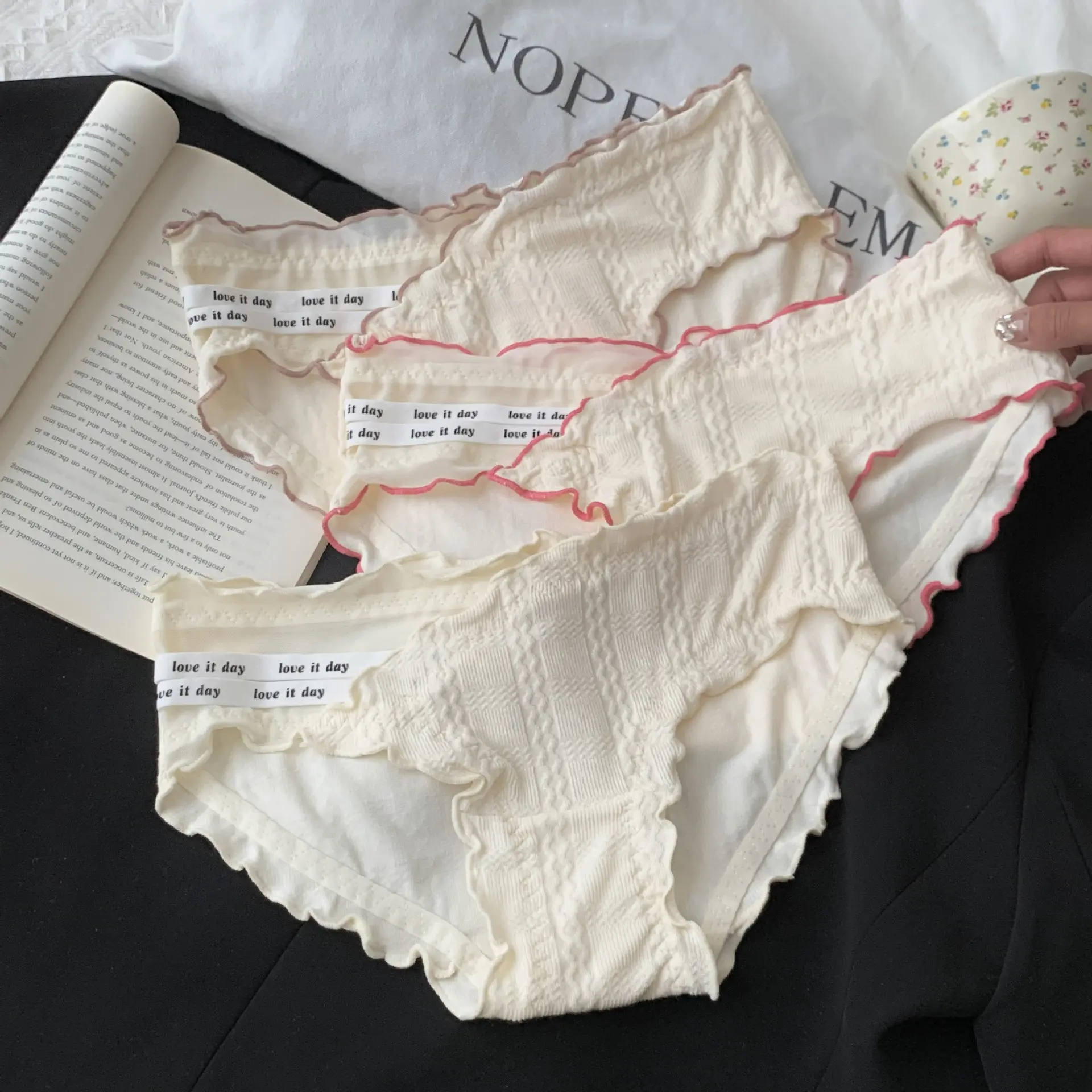 Modal Girl Underwear Women's Cotton Seamless All Cotton Pure Cotton Crotch Mid Waist Panties