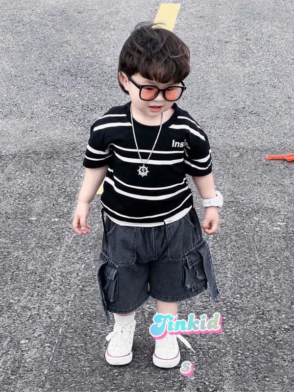 (JINKID) Bộ áo thun rách kèm quần Jean ngố túi hộp chất mềm cho bé trai (9-32kg)