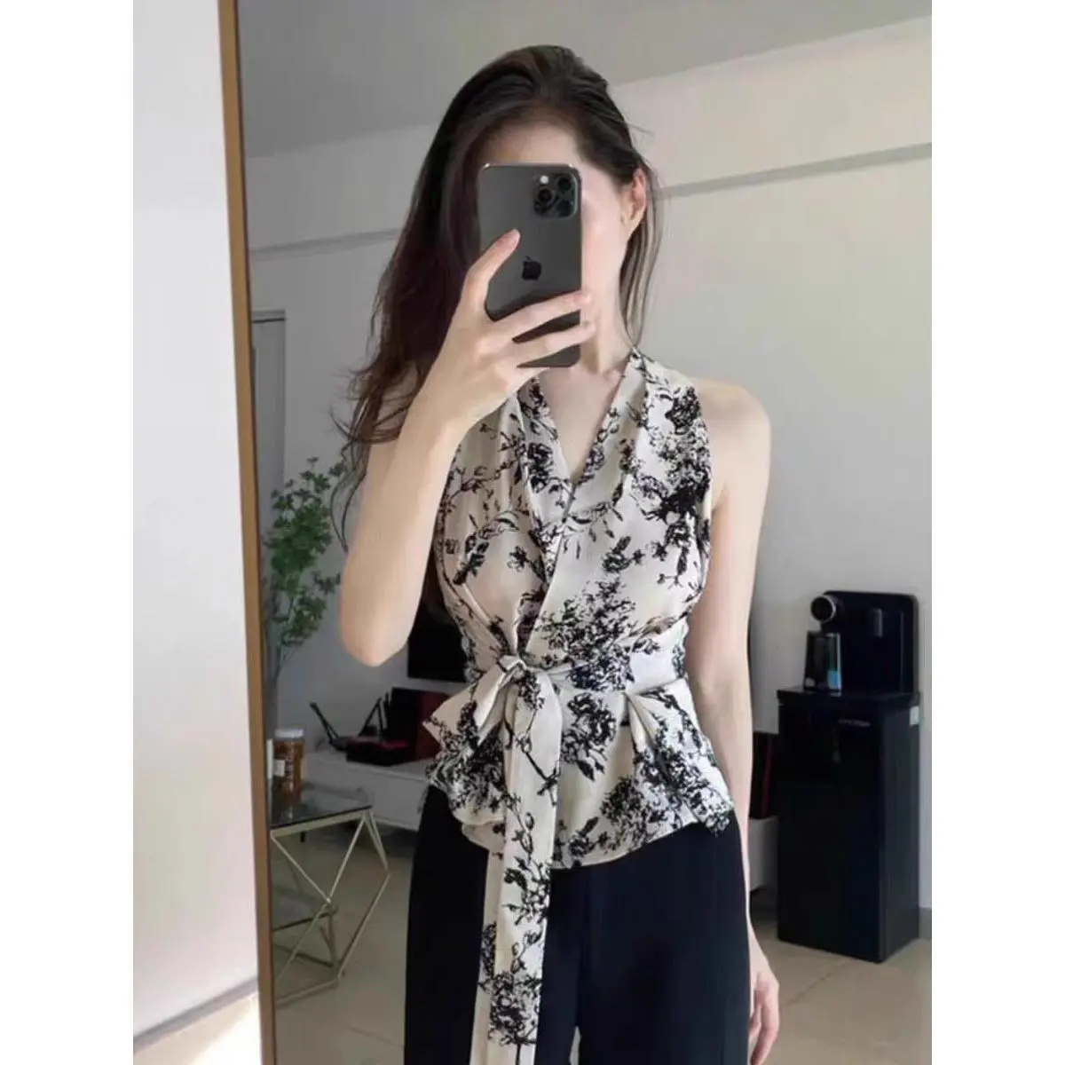 Áo Sơ Mi Hoa Cổ Yếm Không Tay Nữ, Thiết Kế Mới Đẹp, Độc Đáo Pháp, Sang Trọng Độc Đáo, Áo Nhỏ Đẹp, Thích Hợp Cho Mùa Hè, 2024