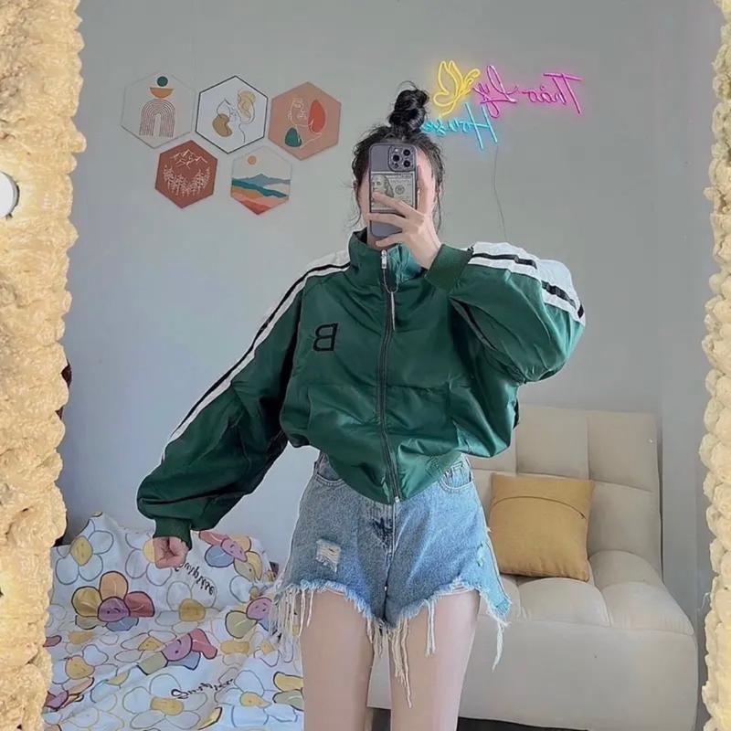 Áo khoác dù form lửng, vải 2 lớp in chữ B phong cách trẻ trung cổ đứng không nón 30-60kg mặc đẹp