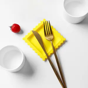 【hythm】Alas Sendok Sup Kreatif, Alas Sendok Silikon Tebal, Alas Peralatan Makan Tahan Panas