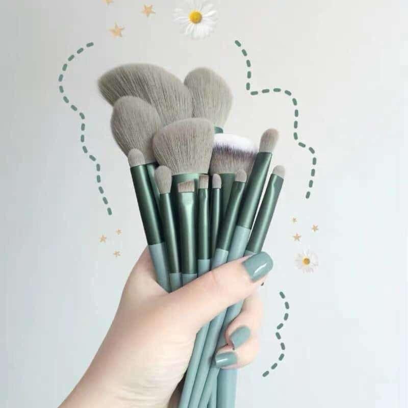 (Loại Đẹp) Bộ cọ trang điểm lông mềm mịn 13 cây kèm túi nhung tiện dụng Nữ