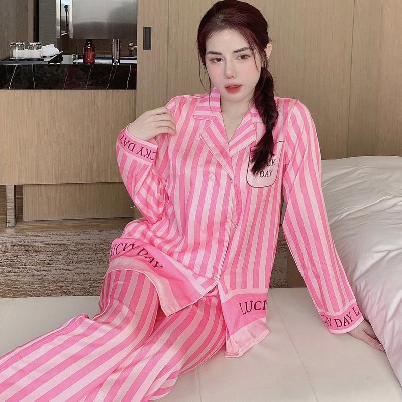 Bộ ngủ pijama mặc nhà cho nữ sọc hồng 6 nút có túi lụa xước 2