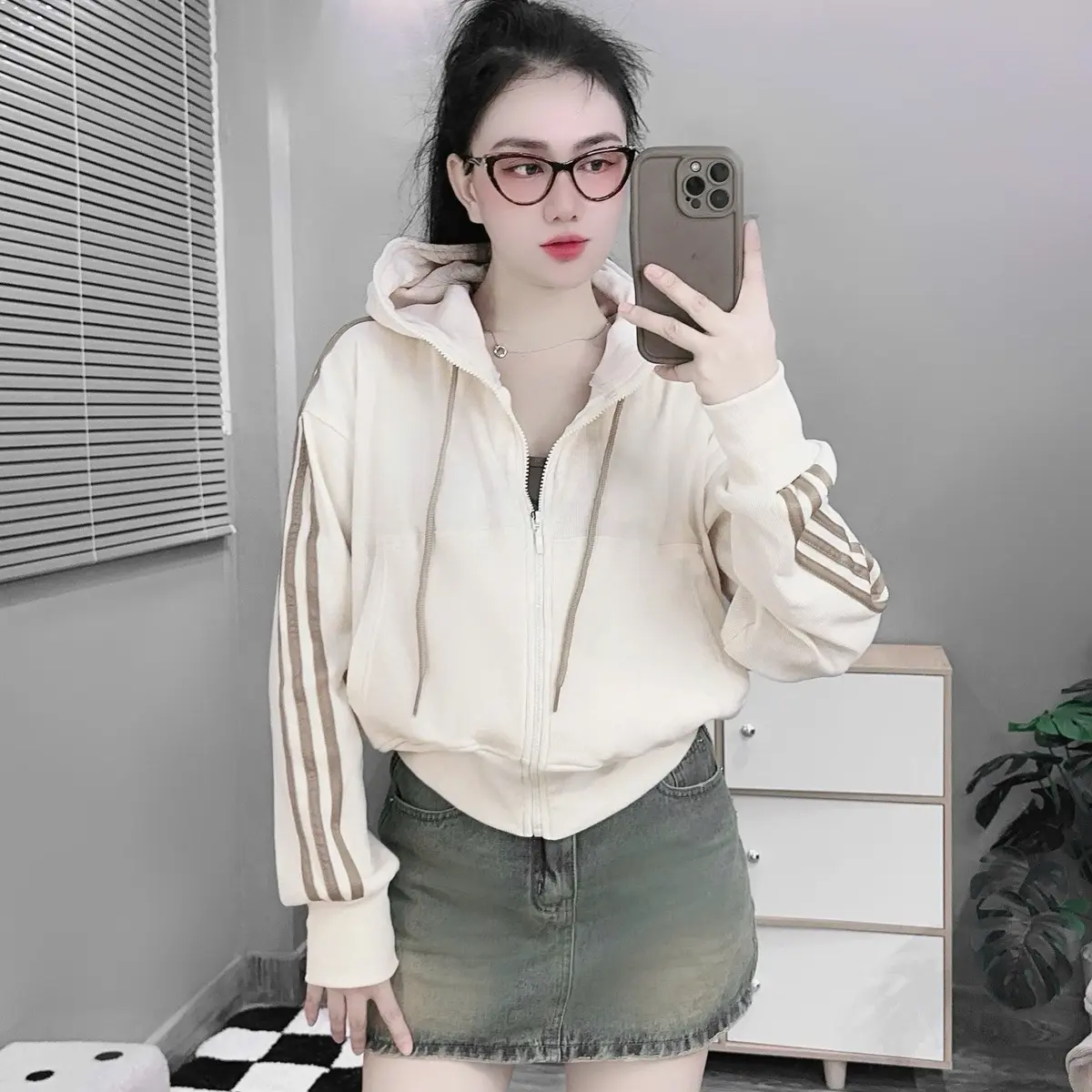 Áo khoác nữ gân 3 sọc tay nón to kem - Nữ Women Top Jacket