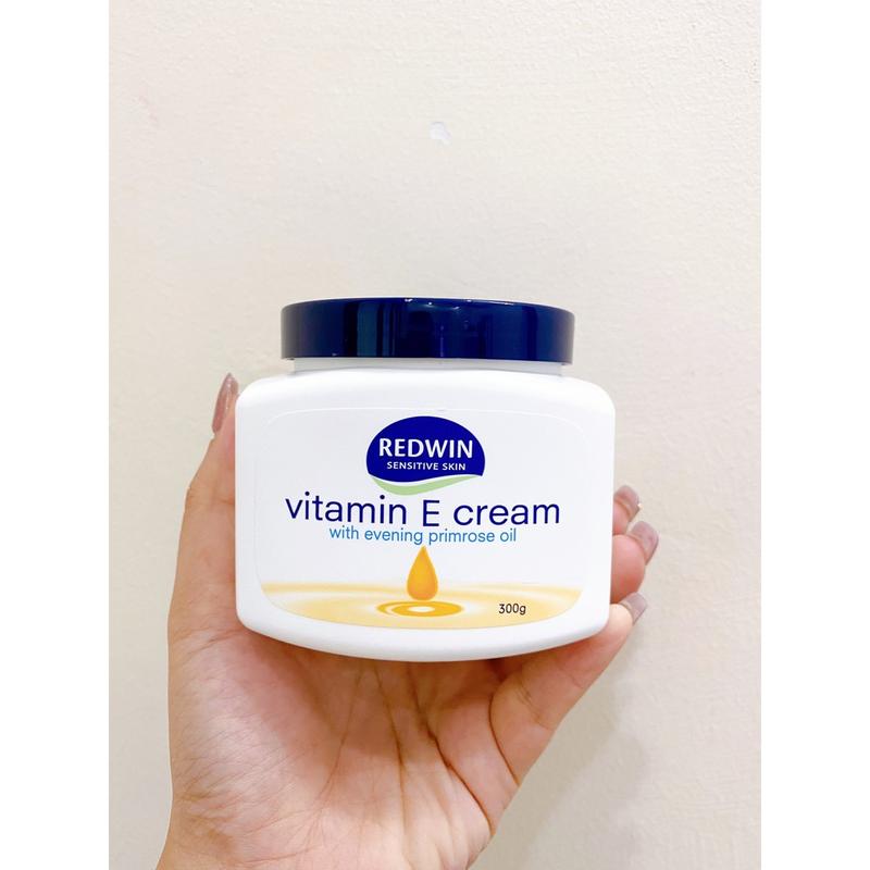 Kem Dưỡng Ẩm Sáng Da Vitamin E Redwin Úc (300g) 1