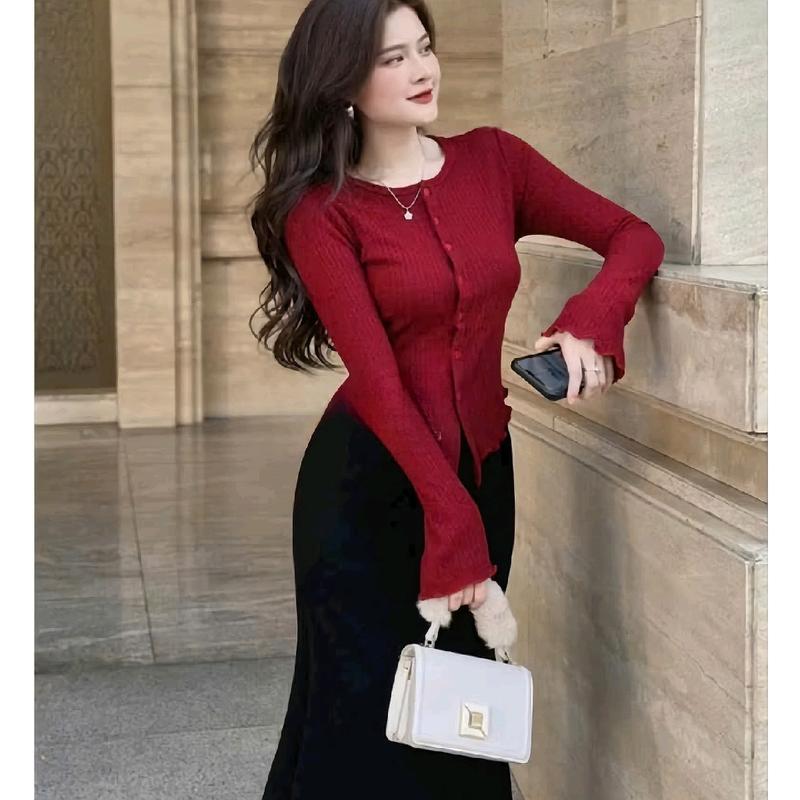 Set chân váy đuôi cá dáng dài mix áo body đính nút vạt xéo tay dài loe chất thun gân setváysơmi Nữ Women Top Không Phải Tay Loe