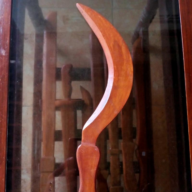 CELURIT kayu jati peraga latihan pencak silat/miniatur celurit peraga bela diri- Celurit Silat IPSI Bahan Kayu Silat 1