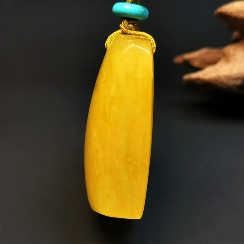 Product Introduction of Beeswax pendant, men's and women's square brand amber full of dense chicken oil yellow, good gift, safe and sound, everything goes well 2