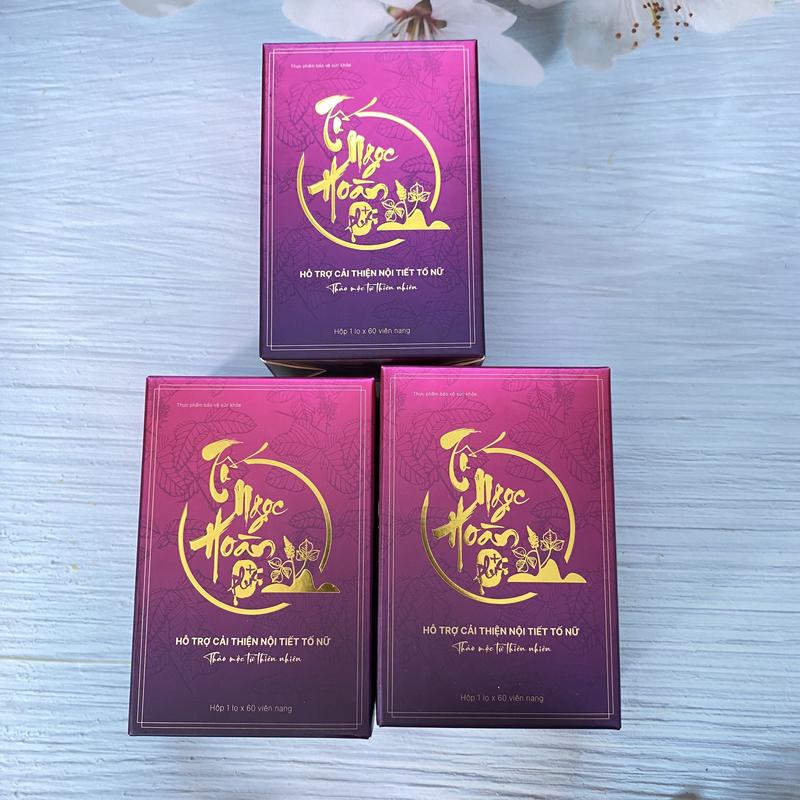 Combo 3 Tố Ngọc Hoàn Plus . Sản phẩm của dova group . Sử dụng để uống dành cho phụ nữ . Hộp màu tím bên trong có một lọ bao gồm 60 viên .