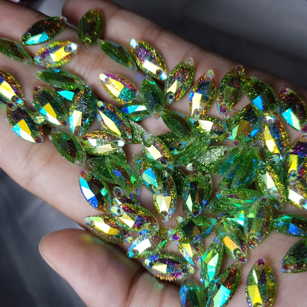 DIAMOND jelly gliter 85 bji sampan gliter, payet jelly gliter, mote mote, manik manik, batu batu ukuran  7 x 15 mm