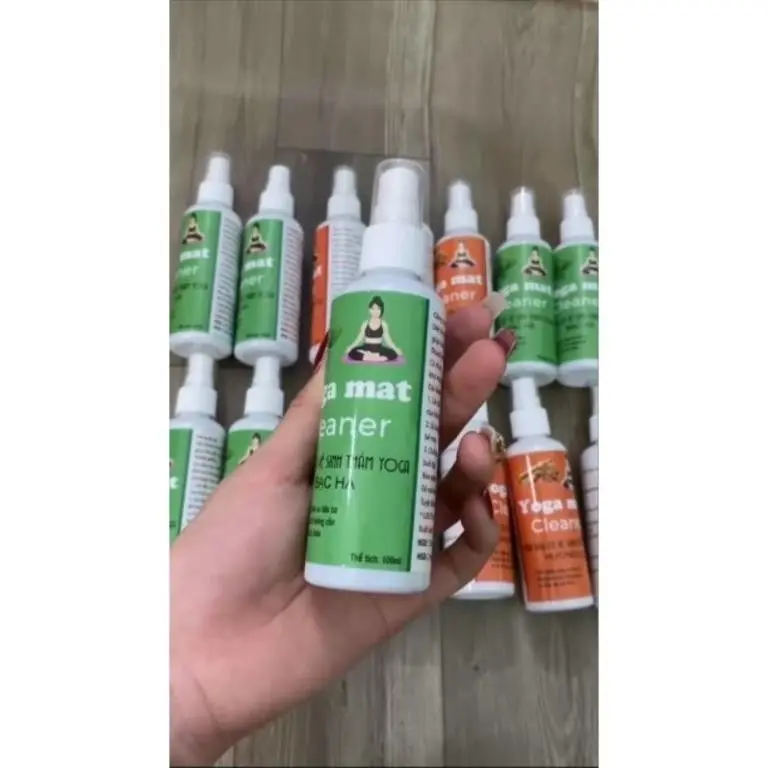 Tinh dầu vệ sinh thảm yoga, dung dịch vệ sinh thảm tập yoga, nước lau thảm yoga dung tích 100ml Làm Sạch 2