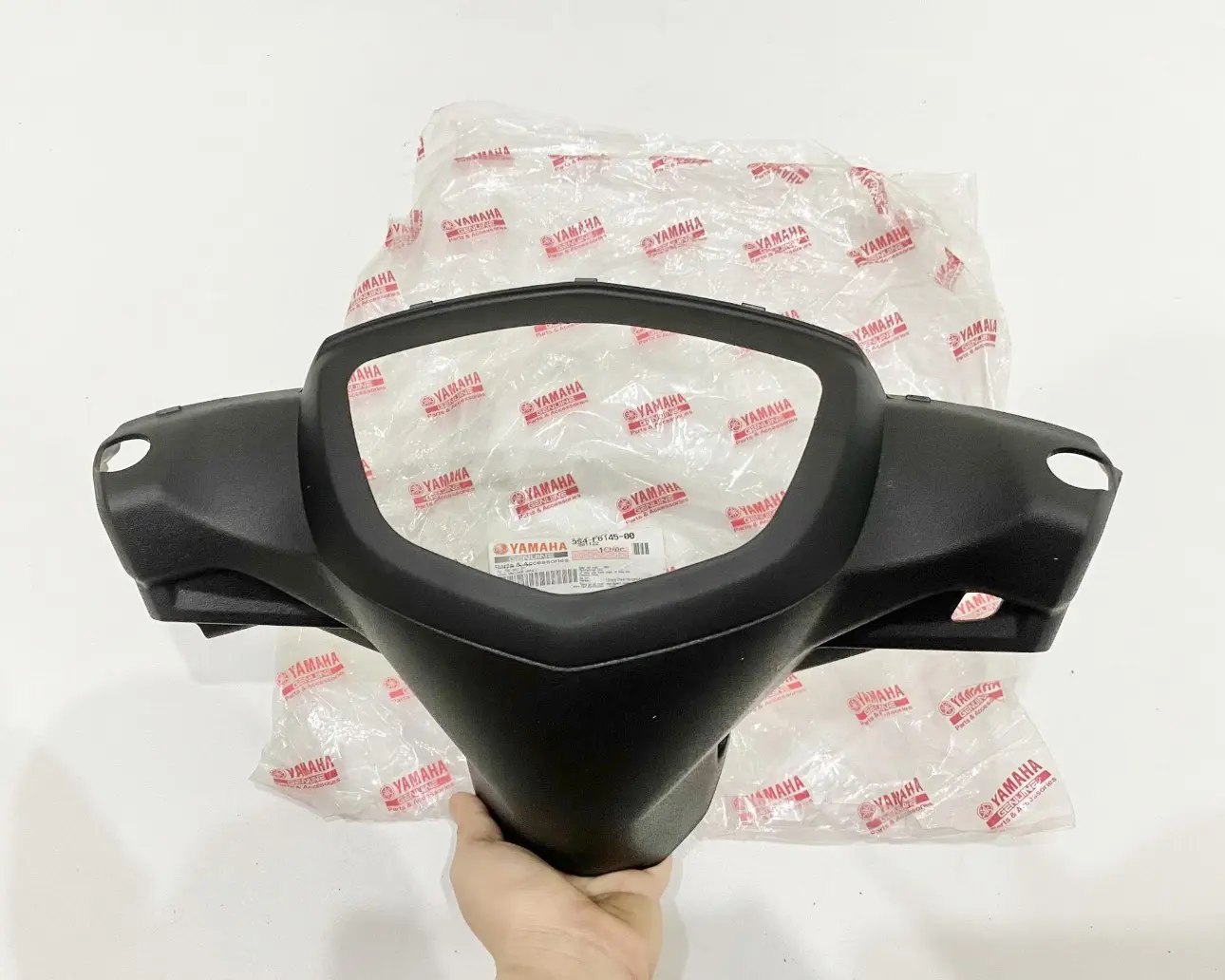 Bợ Cổ - Bợ Sau Sirius Hello Chính Hãng Yamaha