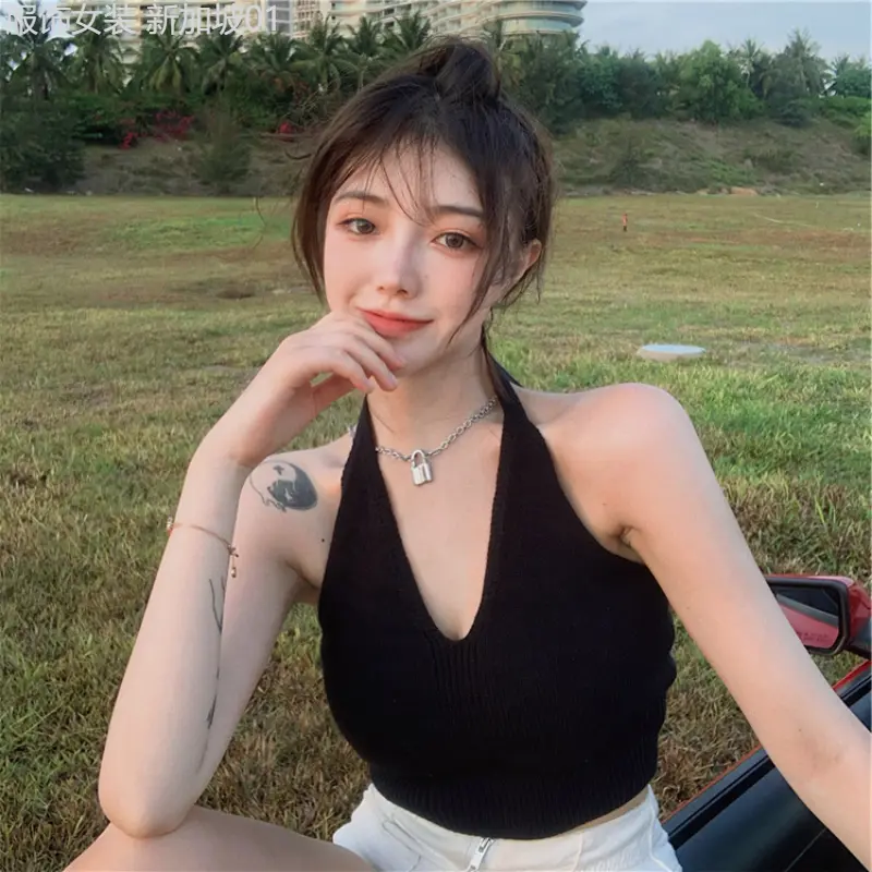 Tree page  Black Bottoming Inner Halterneck Halter Top For Women To Wear Summer New Hot Girl Knitted Short