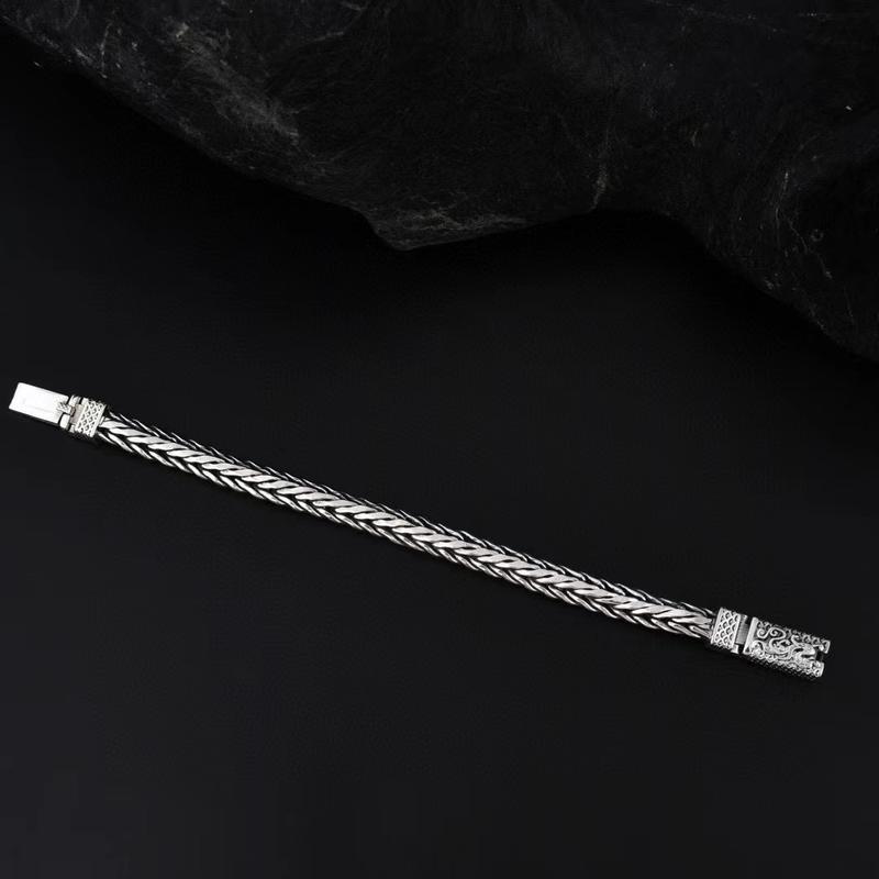 Product Introduction of New  Chinese Style Dragon Pattern Bracelet Trendy Men's Dragon Bone Personalized Hand-woven Zodiac Dragon Chain Fashion Jewelry 3