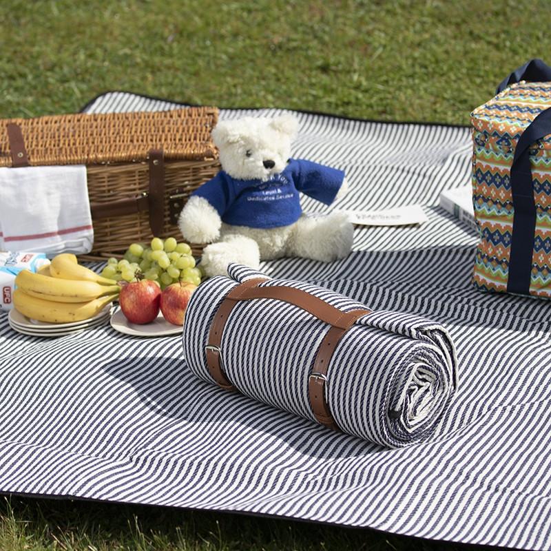 Product Introduction of 【SG Local Seller】Extra Large Picnic Outdoor Blanket, Waterproof Foldable Blankets for Beach,Camping Grass Lawn Park Accessories Cute Couple Gifts Ideas Wedding Registry for 6 to 8 Adults 19