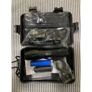 Senter cahaya putih dan kuning Baterai