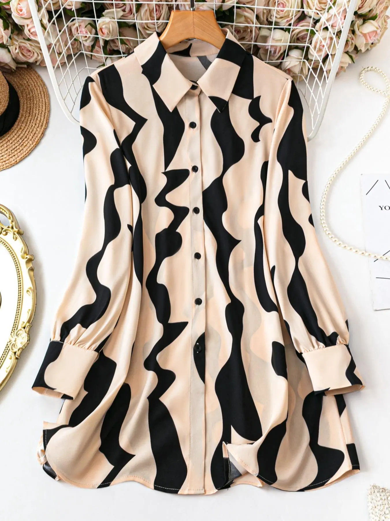 Women's Print Button Front Shirt, Casual Long Sleeve Collared Blouse for Fall & Winter, Women's Clothes for Daily Wear