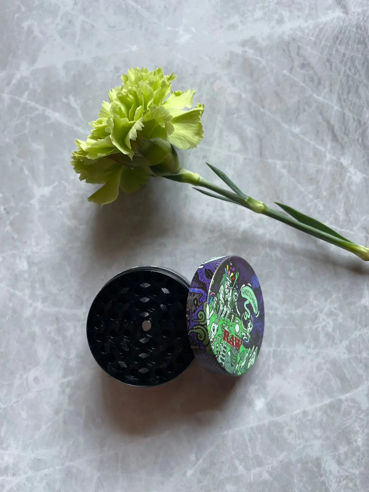 Đường kính: 50mm, đồ chơi bằng kim loại sáng tạo, có thể dùng để xay gia vị.ngẫu nhiên