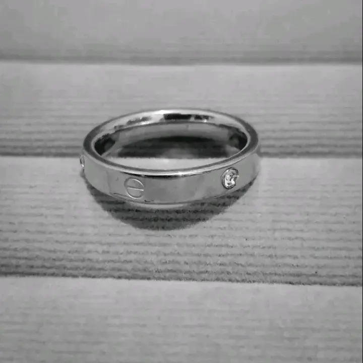 cincin titanium asli anti luntur Perempuan