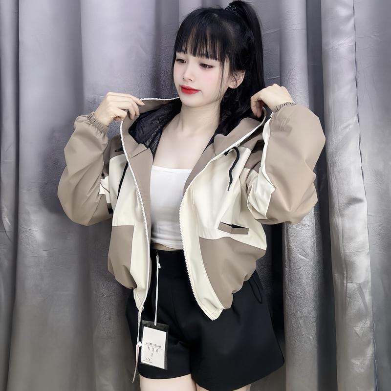  Áo khoác Gió 2 Lớp Chống Nước Nữ Dáng Ngắn Crtop Rộng Ngang Túi Có Khoá Kéo- Freesize dưới 56kg   chiều dài áo 48cm   