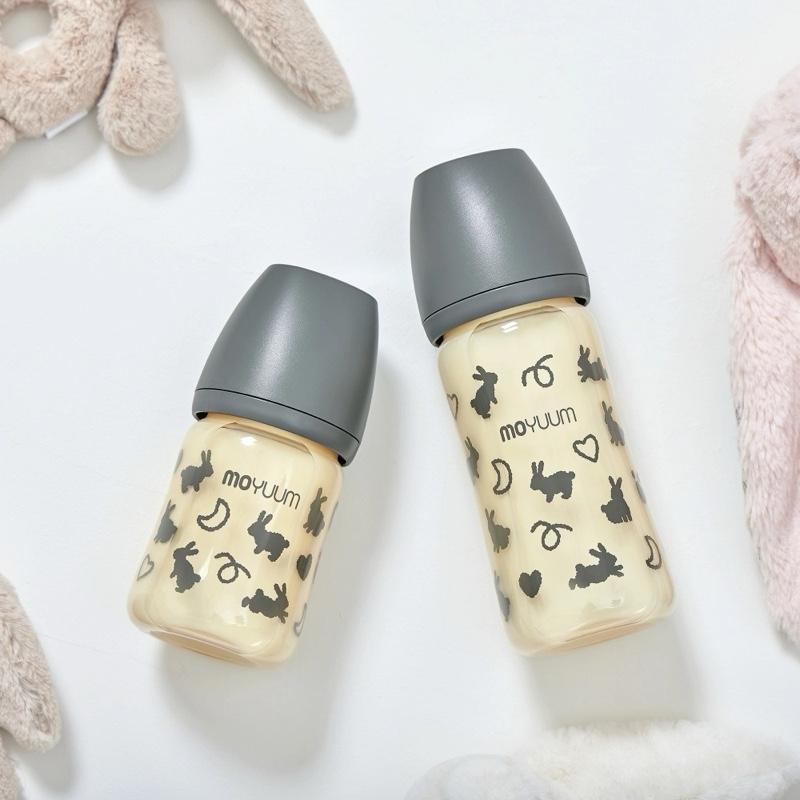 Bình sữa Moyuum đẹp mê, quà tặng bất ngờ cho bé, Bình được làm từ nhựa PPSU cao cấp, chịu nhiệt 200°C, an toàn tuyệt đối cho bé