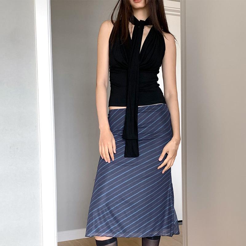 Crop Top Serut Atasan Wanita Korean Tank Top Atasan Tanpa Lengan Serbaguna Kerah Halter Leher Gantung Camisole Seksi Pas Badan Pita Tali Leher Perut Terbuka Crop Top Serut Atasan Wanita Korean Tank Top Atasan Tanpa Lengan Serbaguna Kerah Halter Leher Gantung Camisole Seksi Pas Badan Pita Tali Leher Perut Terbuka