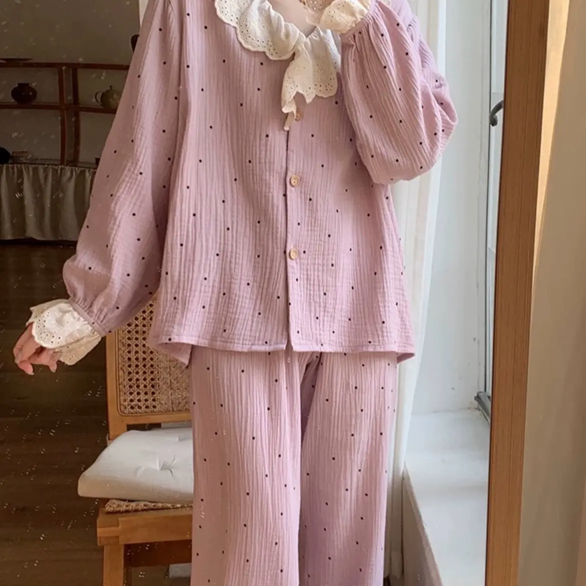 Bộ ngủ xô muslin cổ tim phối bèo trắng tiểu thư hàng QC A17