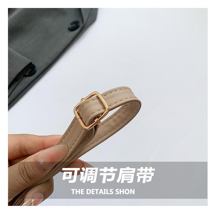Product Introduction of Túi Xách Thường Ngày Xu Hướng Mới, Phong Cách Cổ Điển Phong Cách Châu Âu Và Mỹ Phương Tây, Có Phấn Phủ Thời Trang, Phần Cứng Chữ Cái, Túi Đeo Vai, Dành Cho Nữ, 2024 4