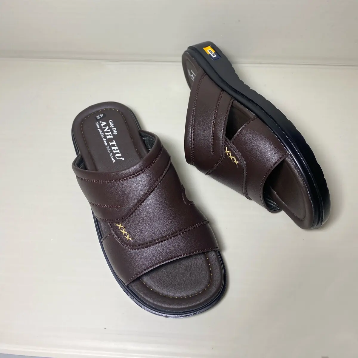 Dép nam quai ngang may viền chắc chắn đế PU chống trơn trượt cao 4cm hiệu BOSS,3 màu(nâu,đen,bò), mã B3