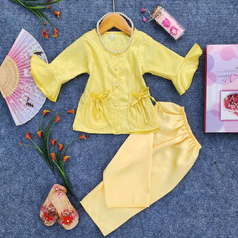 ( 9-43kg) Bộ Áo bà ba gấm hoa tay loe kèm quần dài phi bóng mềm mượt, mát mẻ cho bé 1,48m trở lại.