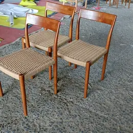 Ghế Gỗ Nệm Đan Sản Xuất Tại Xưởng Quán Cafe Mã May Đang Dùng