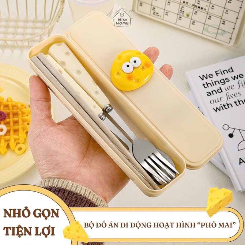 Bộ 3 Món Đũa Lúa Mì, Thìa Dĩa Inox 410 Cao Cấp Chống Gỉ Cán Cầm Hoạ Tiết Phô Mai Dễ Thương 0