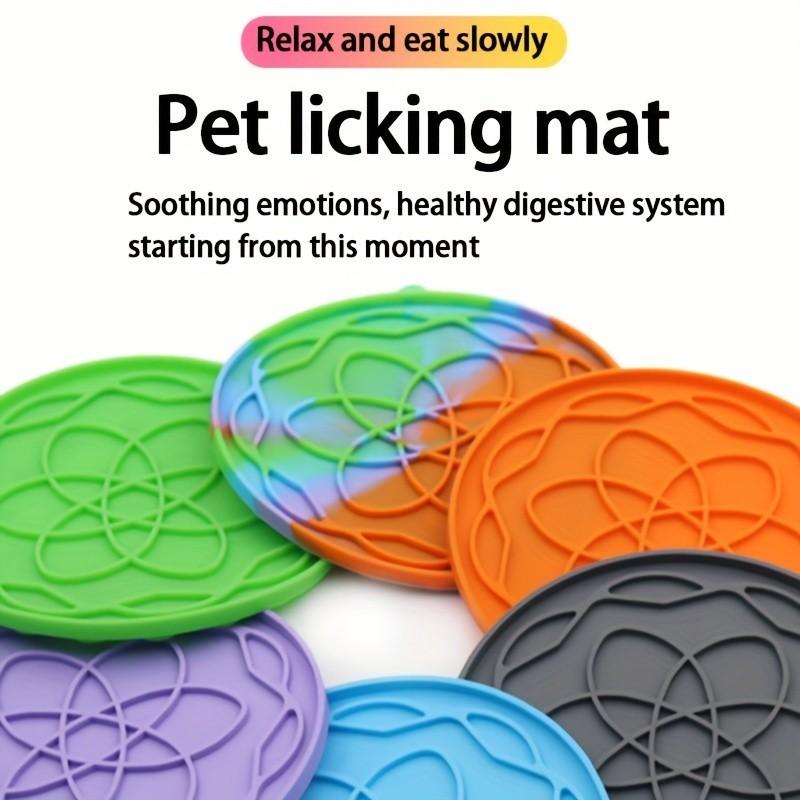 Slow Feeder Dog Food Mat Feeding Mat, Silicone Round Pet Dog Licking Mat with Suction Cup, Easy to Clean Washable 3