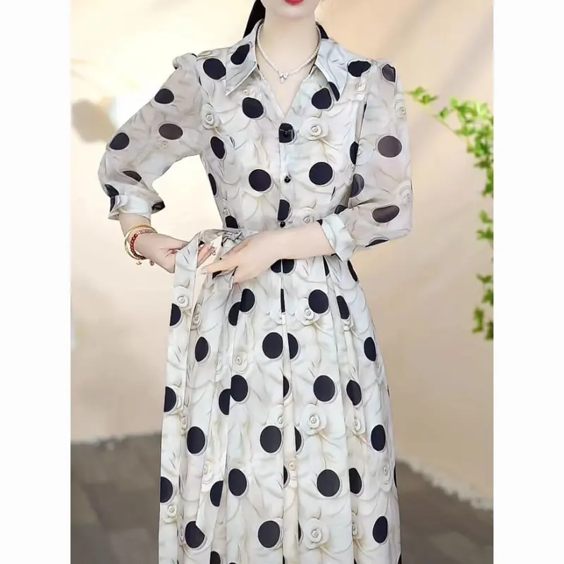 FADFAD Gaun Kerah Persegi Gaya Hepburn Elegan dengan Tepi Renda 4