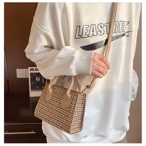 Tas selempang wanita piani rose / tas korean terbaru Kanvas