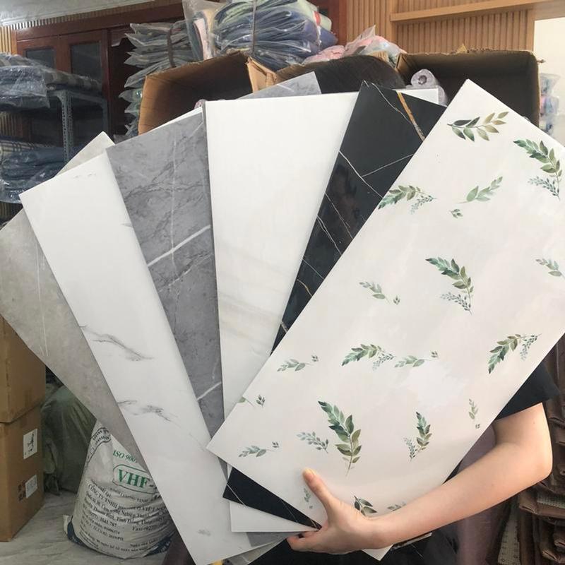 Combo 100 Tấm Dán Tường PVC Giả Đá Bóng  Cách Nhiệt Chống Thấm 30 X 60 ( Có Keo Sẵn ) , CL kém hơn THP vân đá Vietnam Hấp thụ âm thanh miếng dán tường  giả vn phòng tắm