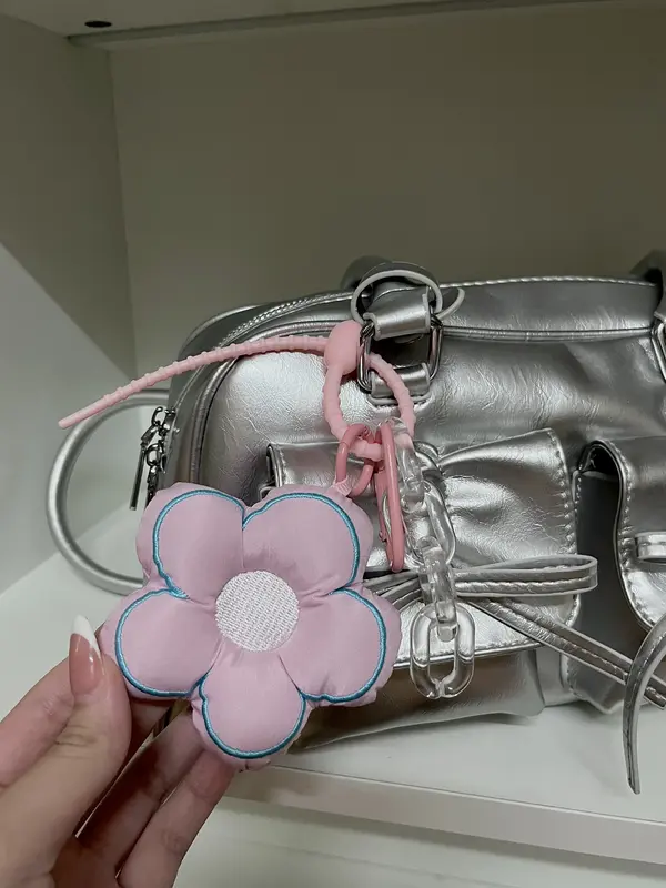 Charm Phụ Kiện Túi Xách Hình Bông Hoa Nhiều Màu 3