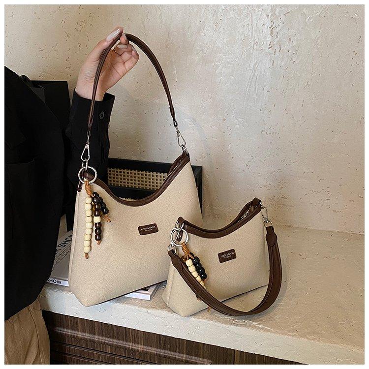 Túi Xách Tay Đeo Chéo Thời Trang Lịch Sự Phù Hợp Mọi Lứa Tuổi quà tặng móc treo