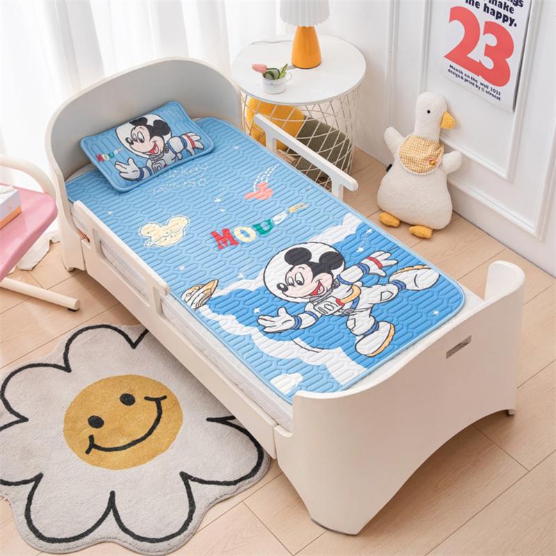 (TẶNG GỐI TẶNG THÌA BÁO NÓNG ) KHI MUA Chiếu Điều Hoà Cao Su Non Tặng Kèm Gối Cho Bé In Hình 5D Kem