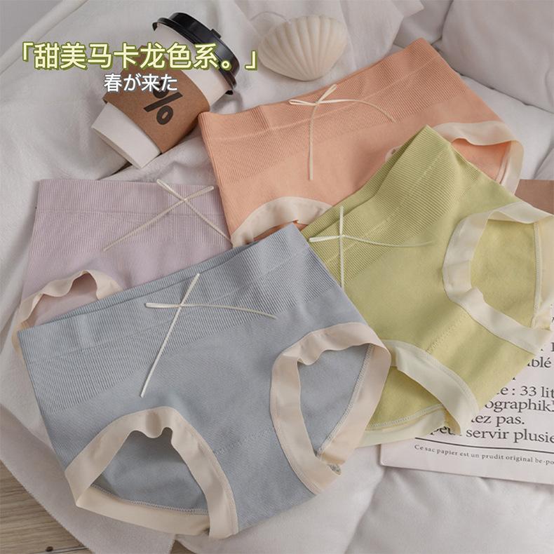 Product Introduction of Japanese Style Seamless Underwear Girl Student High Elastic Seamless and Breathable Sexy Mid Waist Hip Lift Comfort Women's Briefs 5