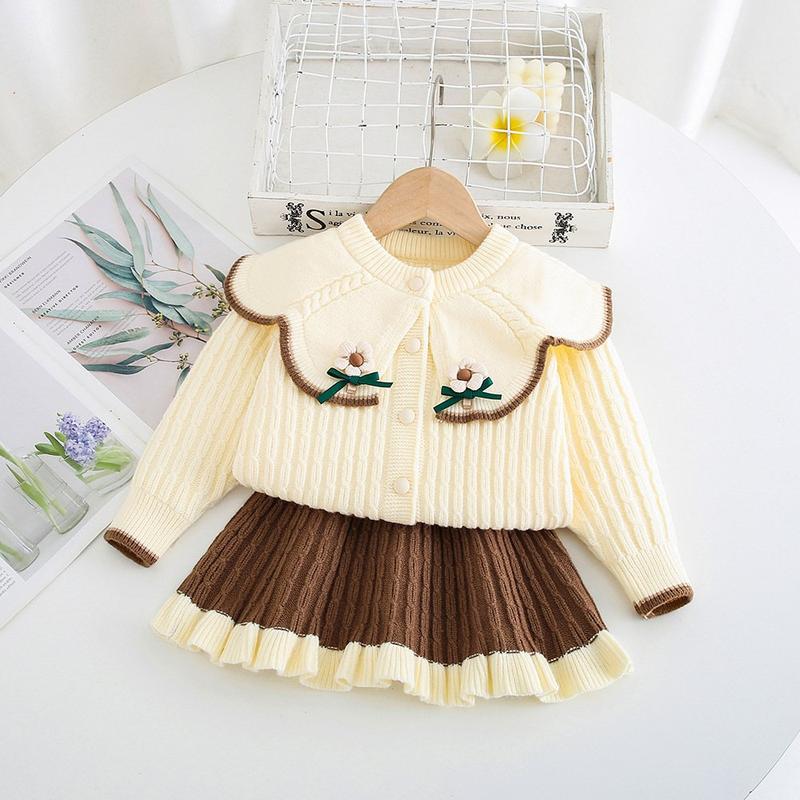 S5707- Bộ Đồ Bé Gái  Áo Chất Liệu Len Màu Kem Đính Hoa Chân Váy Nâu Size 9-21kg