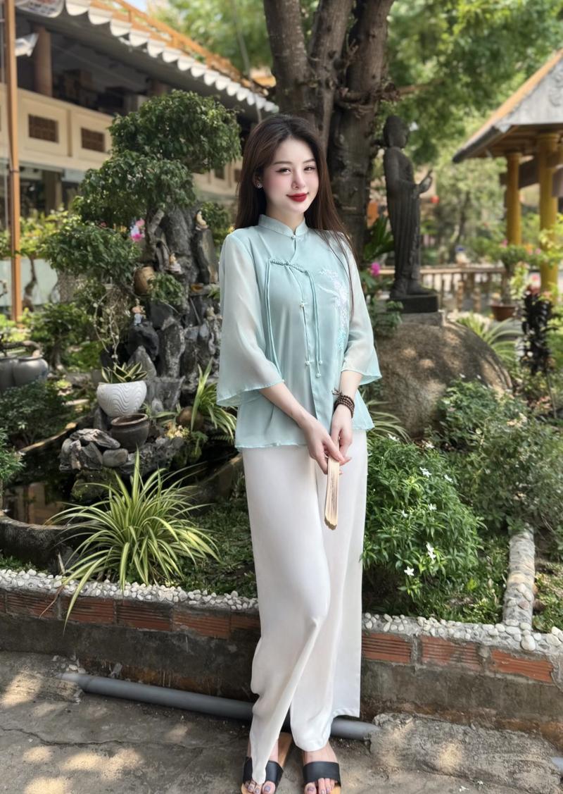 Product Introduction of Đồ Lam, Pháp Phục Lễ Chùa Vải Voan Tơ Thêu Chim Hạc Vạt Chéo Sang Trọng - Pháp Phục Tuệ Anh Nữ Áo 7