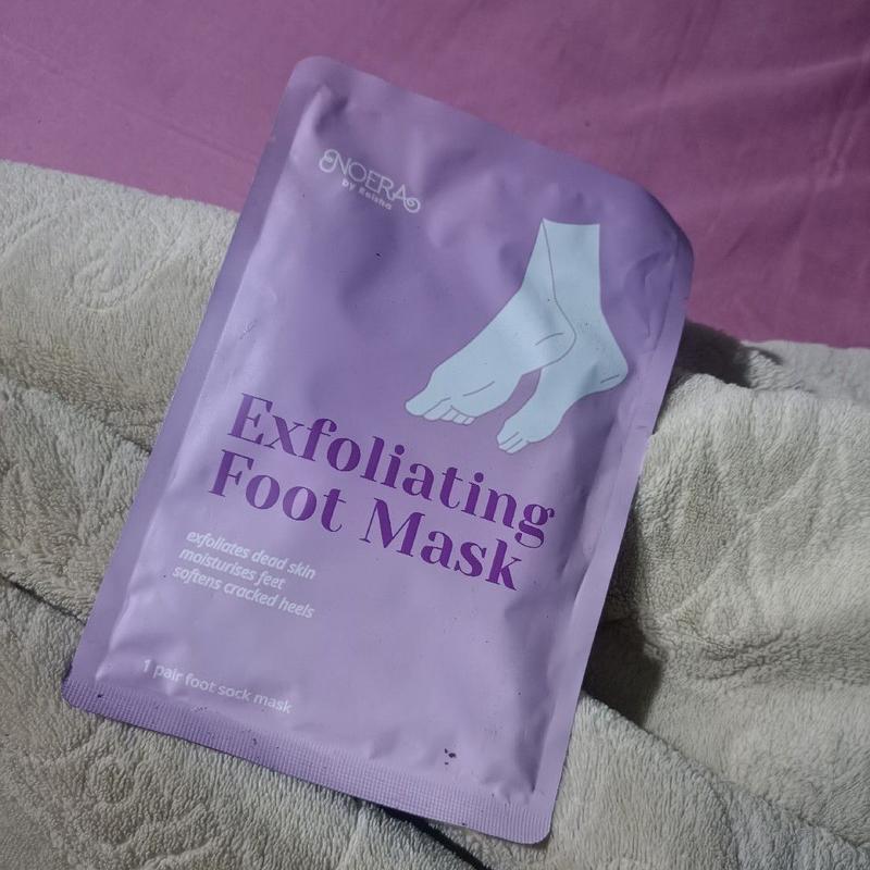 Noera Exfoliating Foot Mask 4
