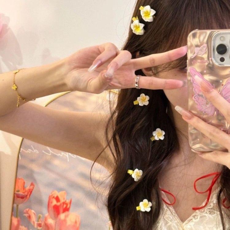 Product Introduction of Plumeria Small Hair Clip for Women 2025 New Fairy Pastoral Style Photo Side Bangs Duckbill Clip Hair Accessory Hairpin 3